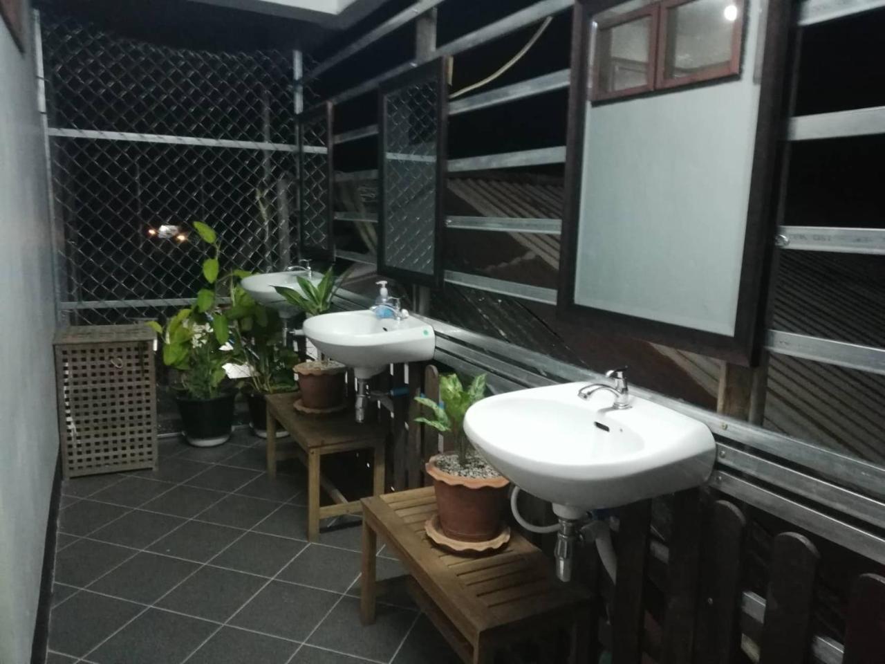 Thakhek Travel Lodge Kültér fotó